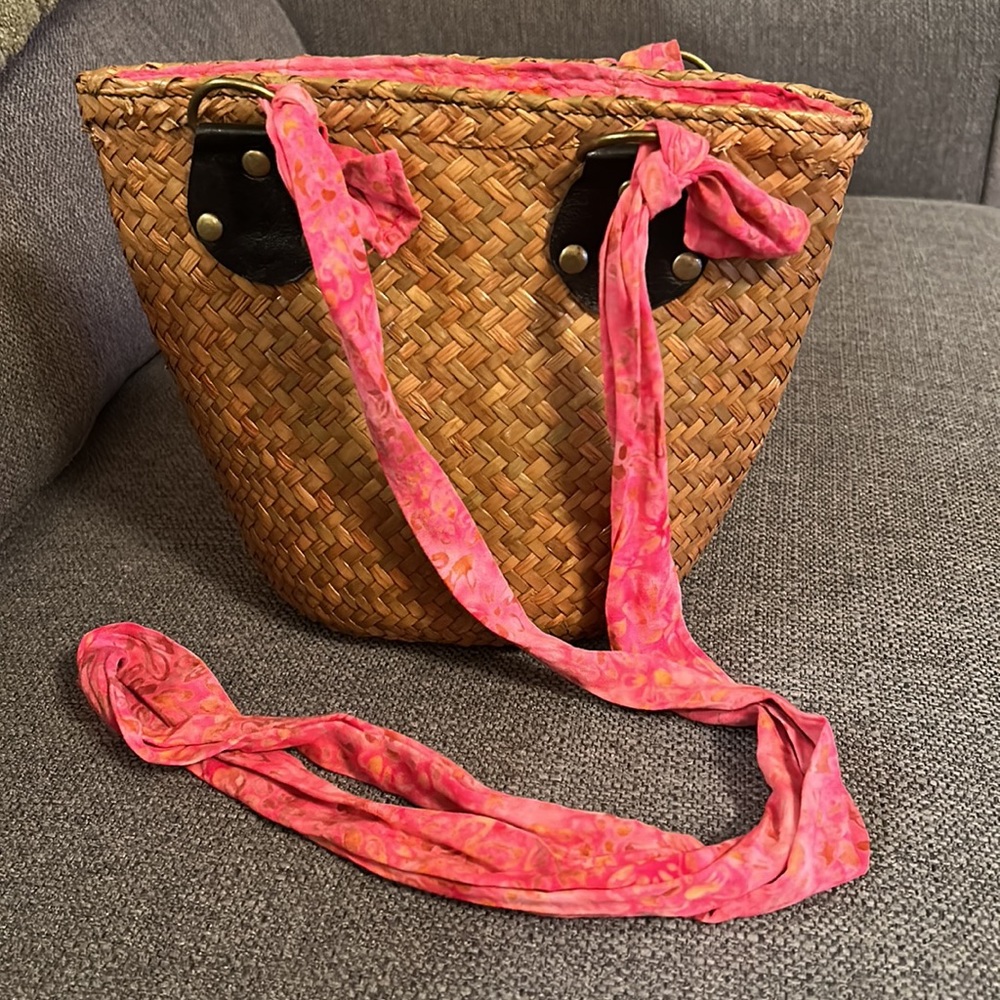 Summer Basket Weave Purse with Double Pink Floral Straps